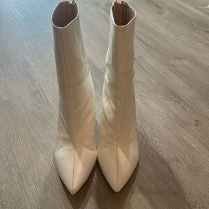 Fashion nova in disguise booties womens 9 white croc finish